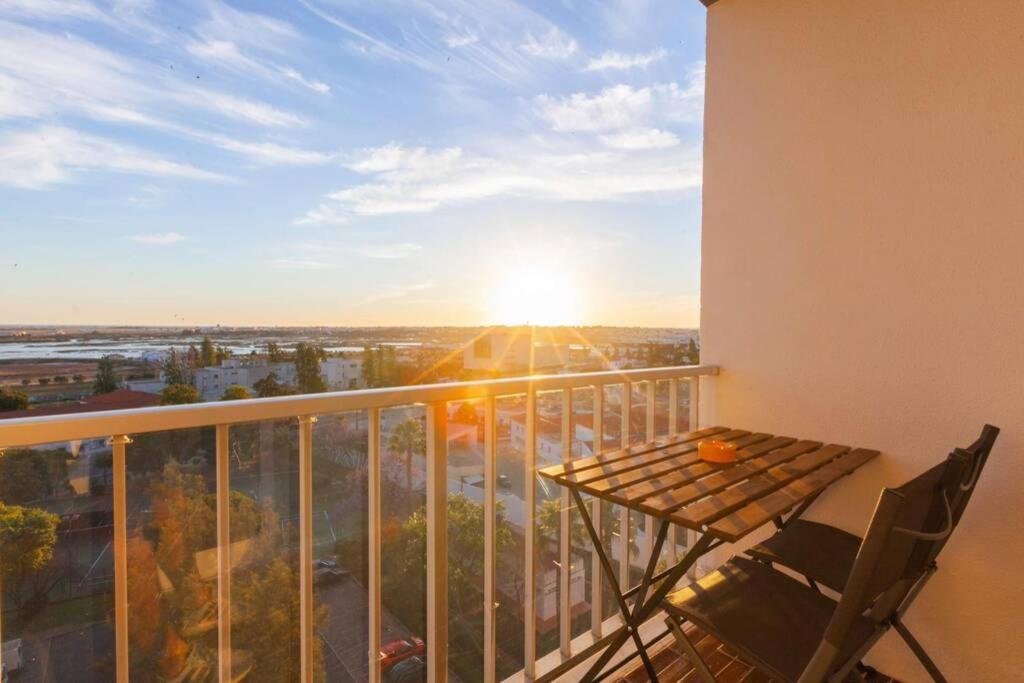 Sunset Entre A Ria E O Teatro Apartment Faro Luaran gambar